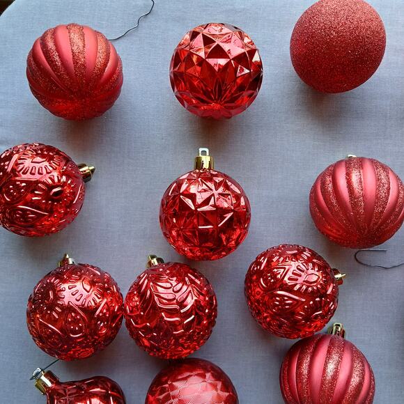 Holiday Time 40 Shatterproof Ornaments red glitter orbs with hooks balls - Picture 10 of 11